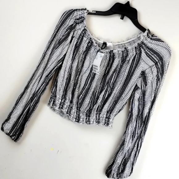 H&M Women's White and Black Off Shoulder Crop Top Fashion Shirt - Picture 3 of 4